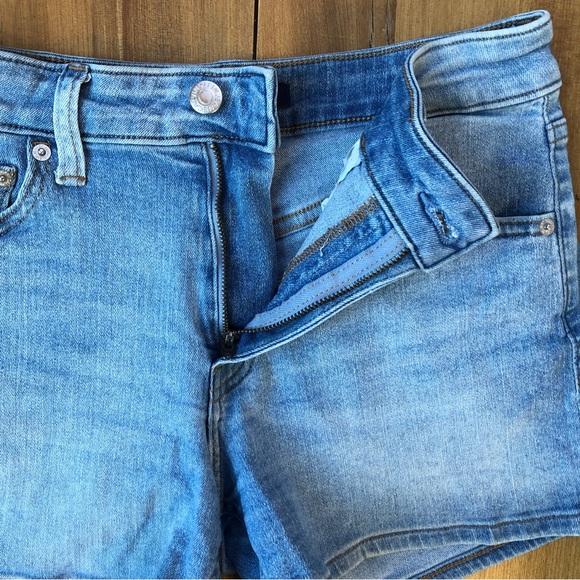 Calvin Klein Jeans High Rise Medium Wash Denim Blue Shorts - Picture 3 of 8